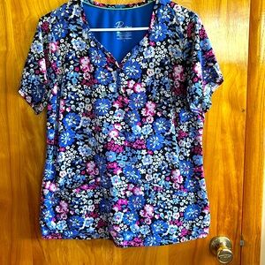 Healing hands floral scrub top size large